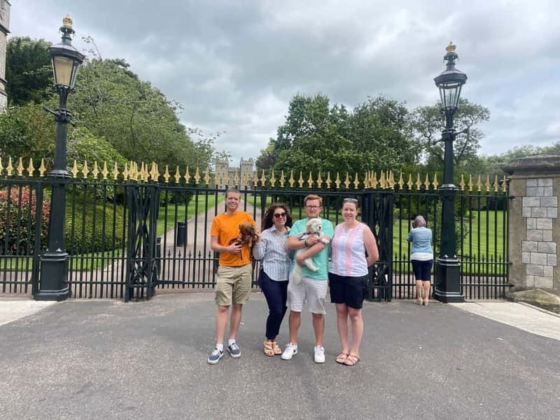 Windsor Town Daily Walking Tour (11am & 2pm) - Meeting your guide at Windsor Guildhall