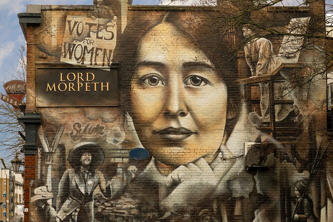 Working Women of the East End Walking Tour - Starting at Tower Hill with the women of the Tower