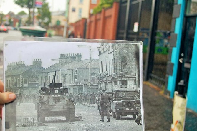 World Famous Belfast City Centre Black Cab/Taxi Tour 2 Hours - Why a black cab is a smart way to see Belfast