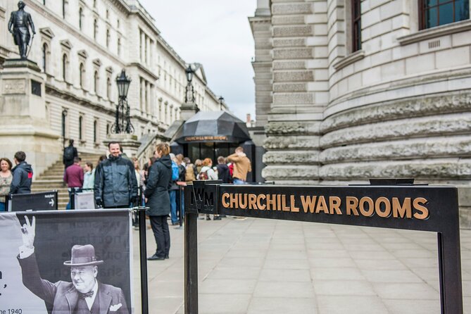 WW2 London Walking Tour & Churchill War Rooms Entrance Ticket - The guides make the biggest difference
