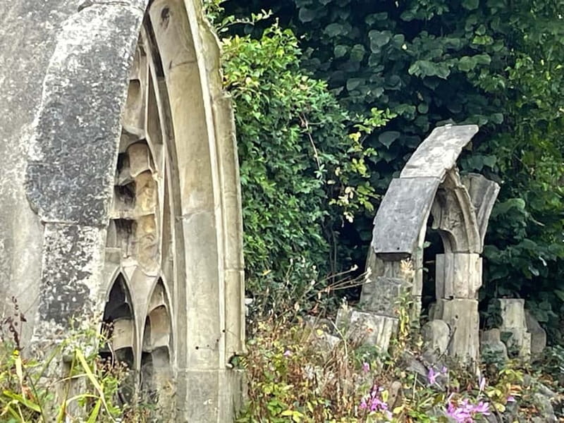 York: Forbidden Chronicles Ghosts and History Tour - The real tragedy behind the ghost stories