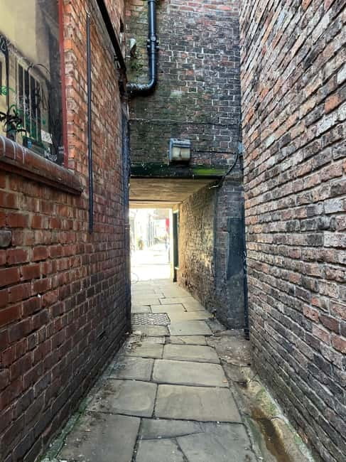 York’s Snickelways Story Walking Tour - Bookbinder’s Alley, Starre Yard, and Coffee Yard