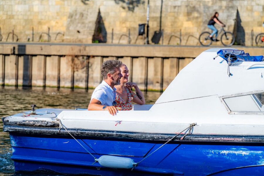 York: Self-Steer Boat Rental - Bringing a picnic without turning it into a party boat