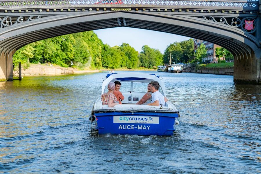 York: Self-Steer Boat Rental - How the boat feels in real use