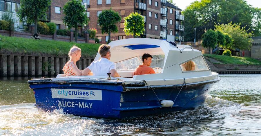 York: Self-Steer Boat Rental - Timing your booking for a better hour