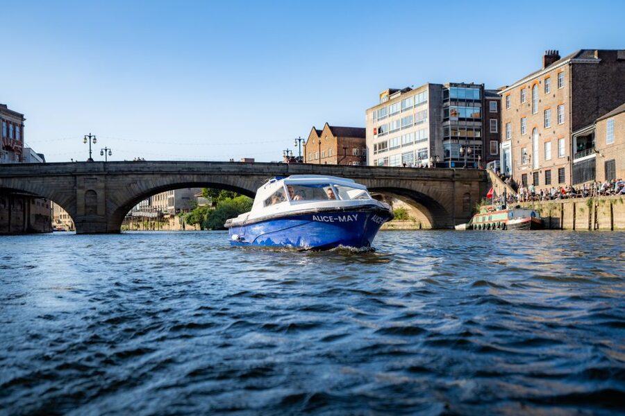 York: Self-Steer Boat Rental - A one-hour route through central York